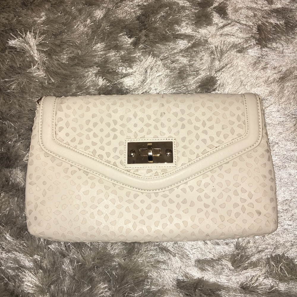 Medium size textured bag